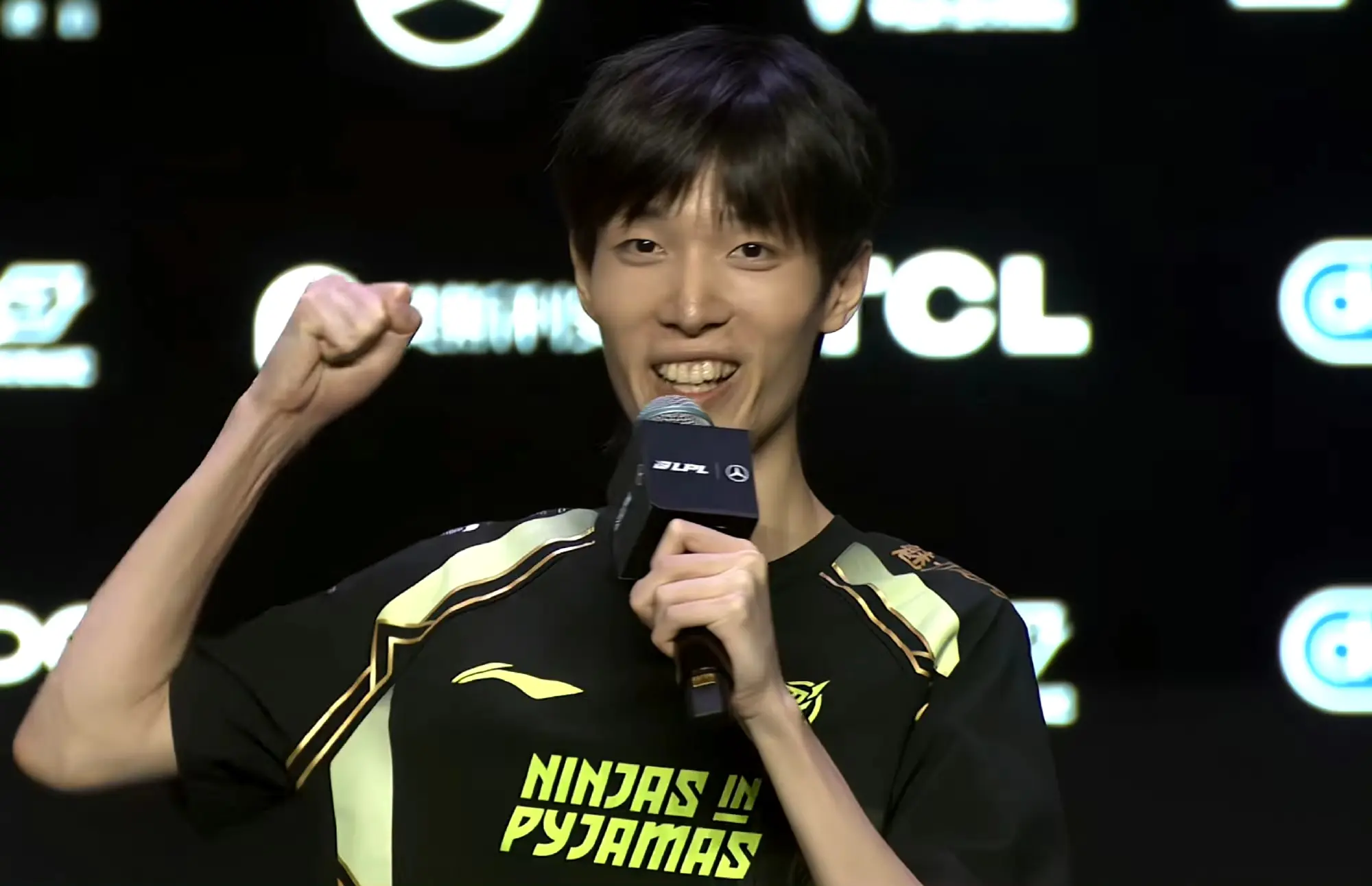 这一幕不禁, 由此彻底激 这一幕不禁, 由此彻底激