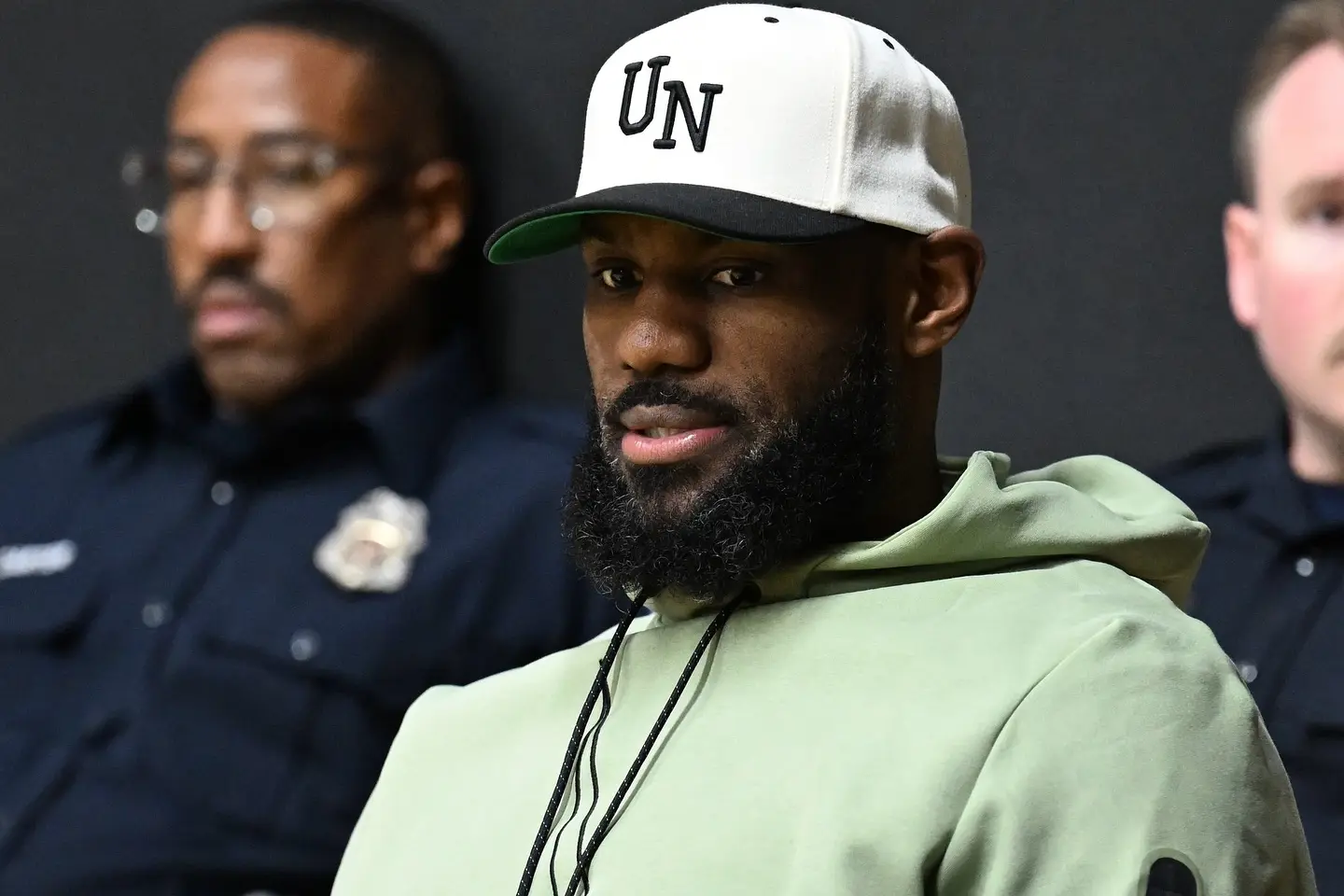 姆斯获得大 姆斯获得大